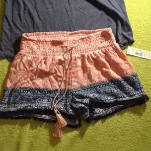 Boho outfit-selling both